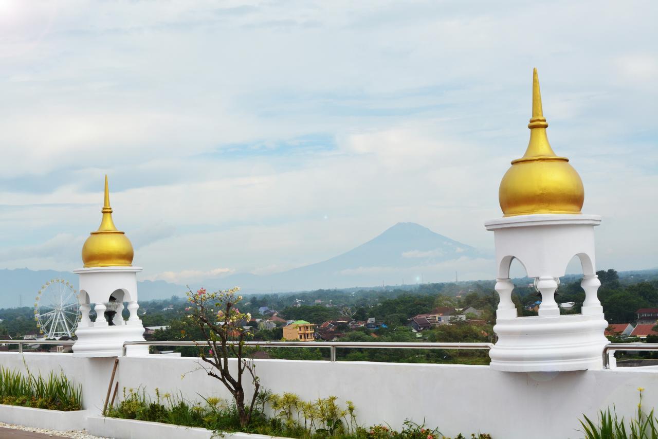 Tara Hotel Yogyakarta Exterior photo